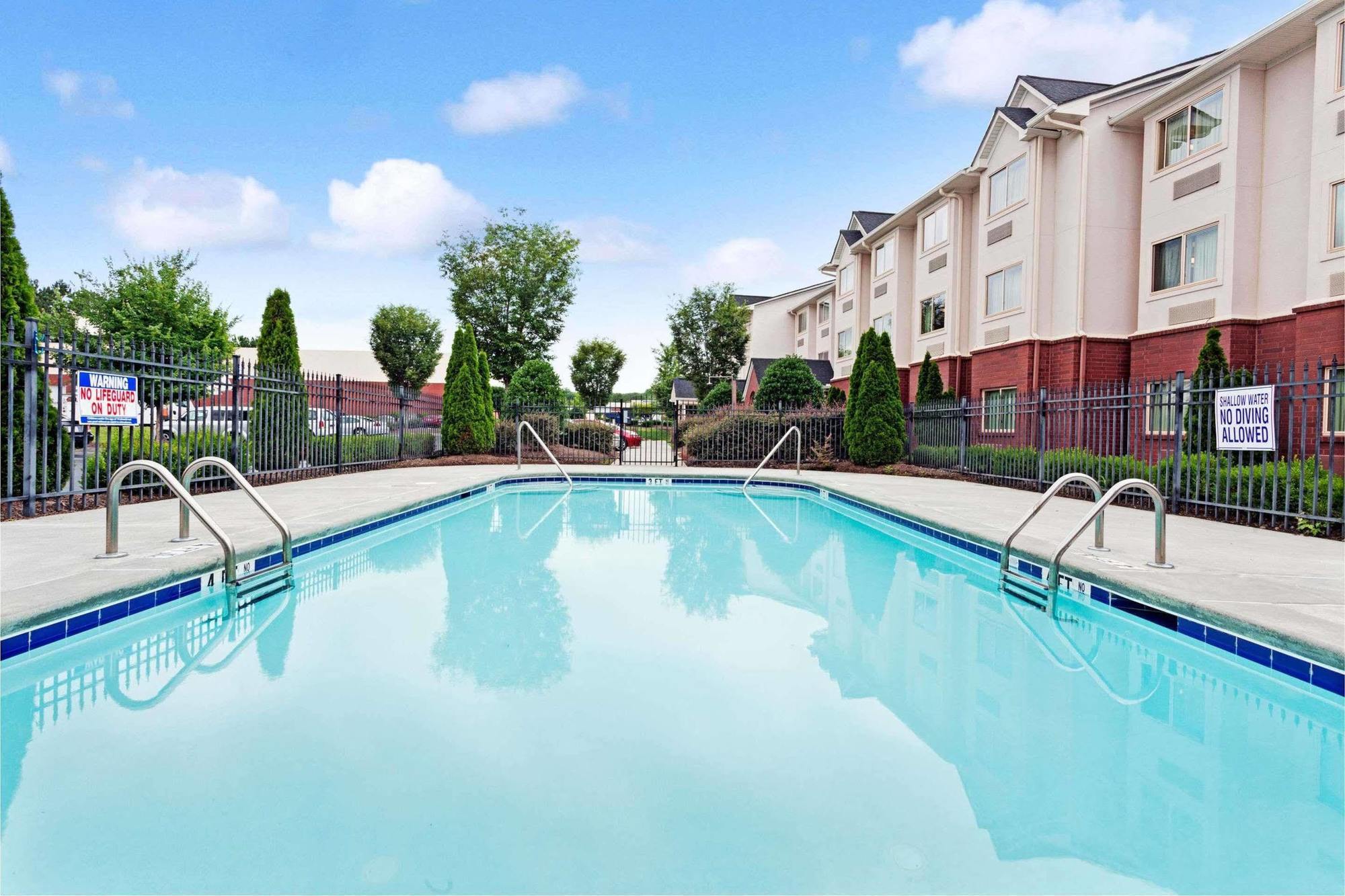 Microtel Inn & Suites By Wyndham Woodstock/Atlanta North Buitenkant foto